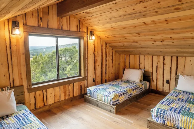 Lodge, 6 Beds, 3 King Beds, Zion Mountain Ranch 4/8