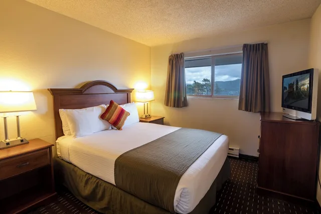 Room, 2 Queen Beds, Ocean Front, Kitchenette، Ebb Tide Oceanfront Inn 3/5