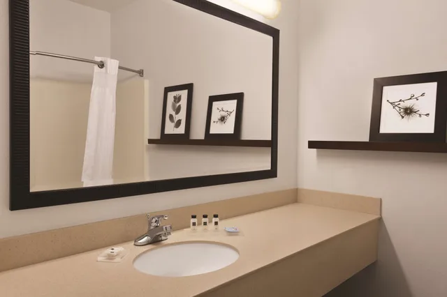 غرفة بسريرين كوين، Country Inn & Suites by Radisson, Bryant (Little Rock), AR 4/5