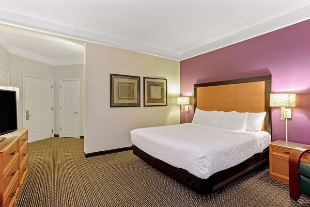 جناح بسرير كينج، La Quinta Inn and Suites by Wyndham Orlando I Drive/Conv Center 3/5