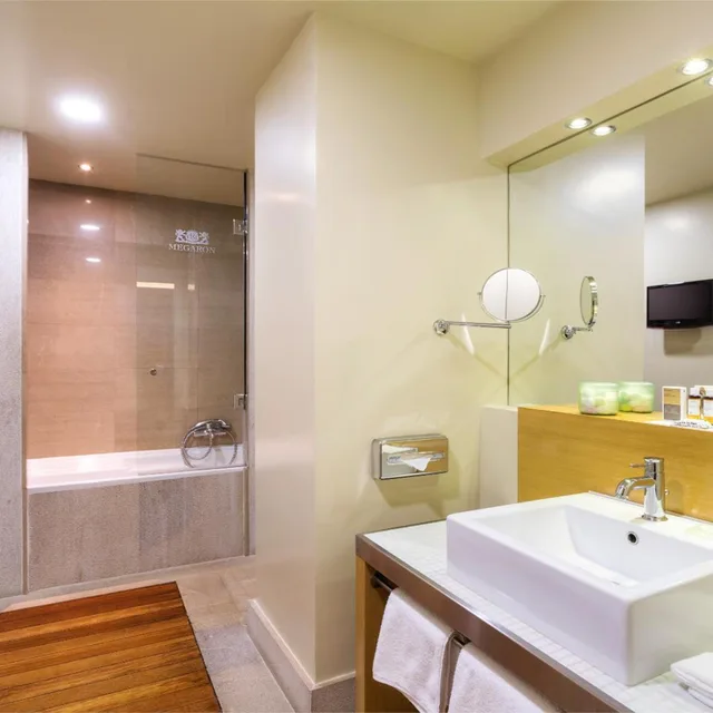 Vip, Double Bed, Sea and Venetian View، GDM MEGARON HISTORICAL MONUMENT HOTEL 3/3