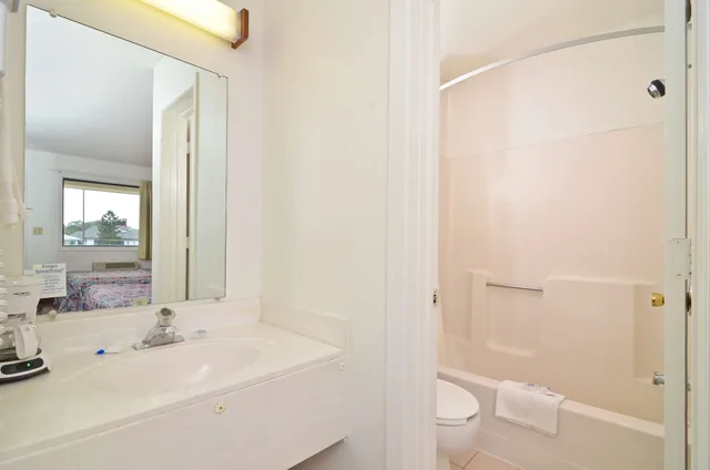 غرفة بسرير كينج، Americas Best Value Inn Lincoln 4/6