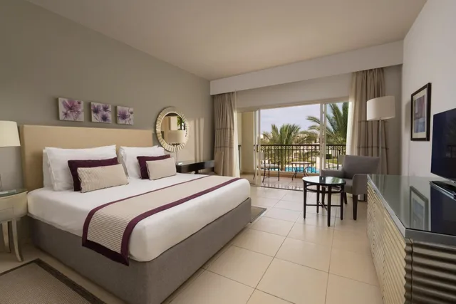 Family, Double or Twin Bed, Lateral Side Sea View، Jaz Crystal, Almaza Bay 1/4