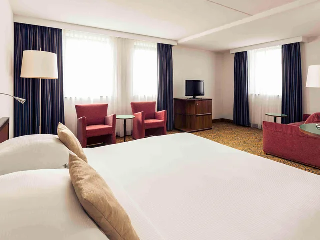جناح جونيور، Mercure Amsterdam City Hotel 2/10