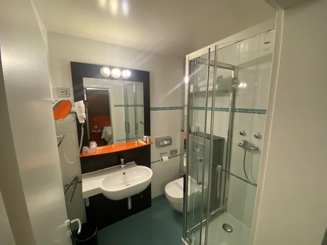 غرفة ثلاثية، Design Hotel F6 5/5