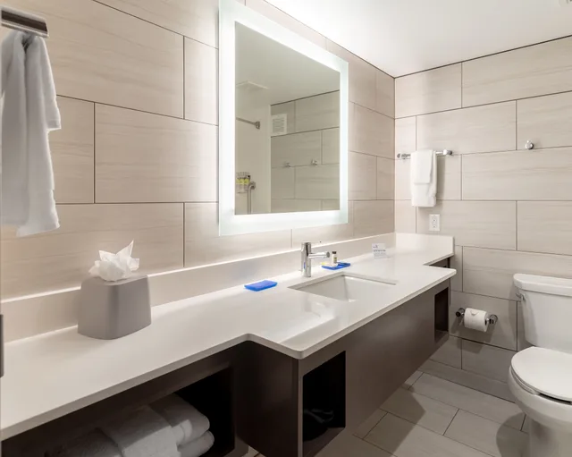 غرفة قياسية بسريرين كوين لذوي الإعاقة، Holiday Inn Express Pensacola Beach 8/10