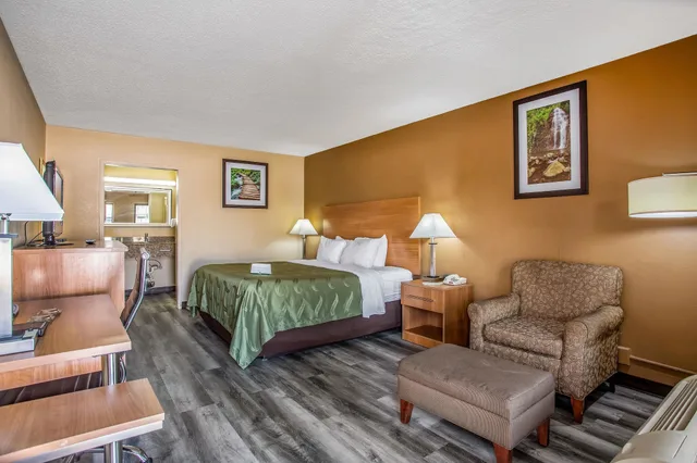 غرفة قياسية بسرير كينج للمدخنين، Quality Inn Bowling Green South 6/10