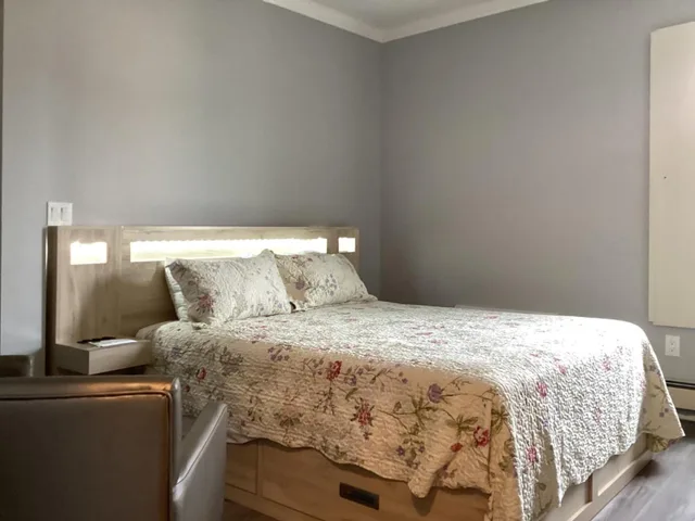 1 Bedroom, Suite, Lunenburg Arms Hotel 1/1