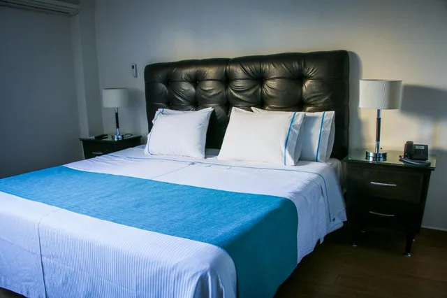جناح بسرير مزدوج، Country Hotel And Suites 1/10