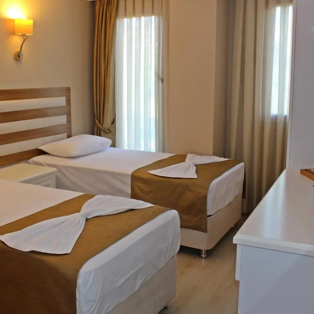 Room, Double or Twin Bed, Lateral Side Sea View، Feza Otel 2/10