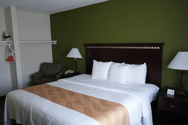 غرفة بسرير كينج لذوي الإعاقة، Quality Inn Seekonk-Providence 6/8