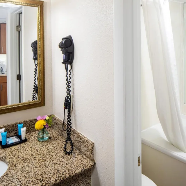 Tower, Suite, King Bed, Murphy Bed, Ocean View, Jetted Pool, Hot Tub، Sea Crest Oceanfront Resort 6/6
