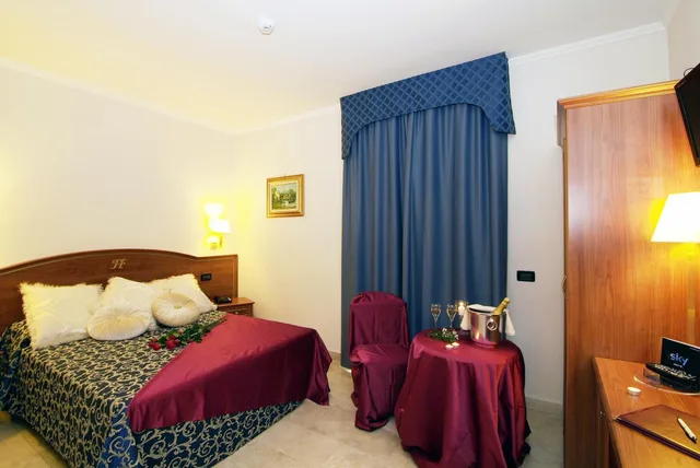 غرفة سوبيريور بسرير كوين، Fashion Hotel 1/3