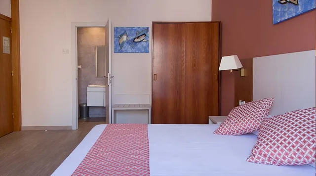 Room, Double Bed, Balcony, GHT Balmes Hotel, Aparthotel & Splash 8/10