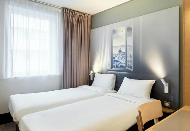 غرفة بسريرين منفصلين، B&B Hotel Paris Le Bourget 3/4