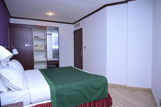 Standard, King Bed, Manhattan Avenue Hotel 1/5