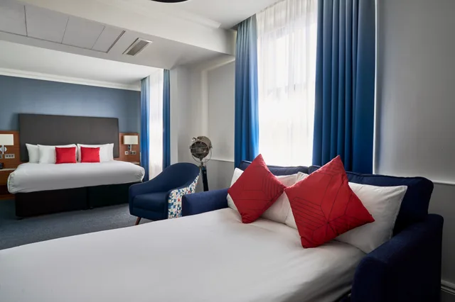 جناح بسرير مزدوج، The Cumberland, London 2/6