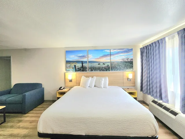 غرفة قياسية بسرير كينج، Days Inn Suites By Wyndham Corpus Christi Central 6/10