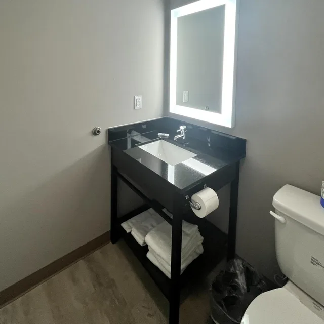 غرفة بسريرين كوين، Motel6 Gonzales, LA - Baton Rouge / Geismar / Prairieville I-10 4/4