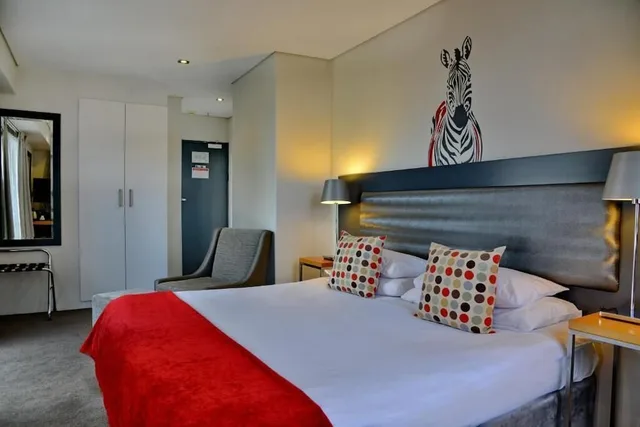 غرفة ديلوكس بسرير كينج بإطلالة على الجبل، Fountains Hotel 4/10