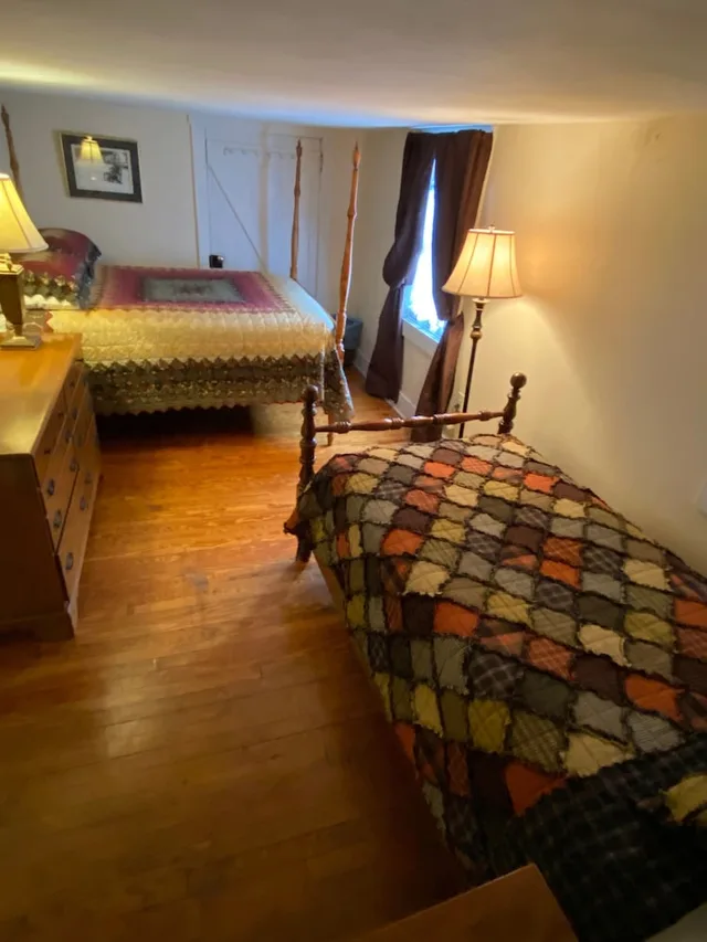 Town House, 1 Double and 1 Single Bed, 2 Queen Beds، The Inn at Lincoln Square 3/3