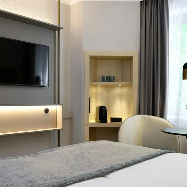 غرفة كومفورت بسرير كينج، Hotel Nurnberg city center by Leonardo Hotels 4/6