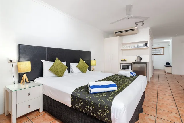 Plus, Studio, Double and Twin Beds, Pool View، Paradise on the Beach 1/7