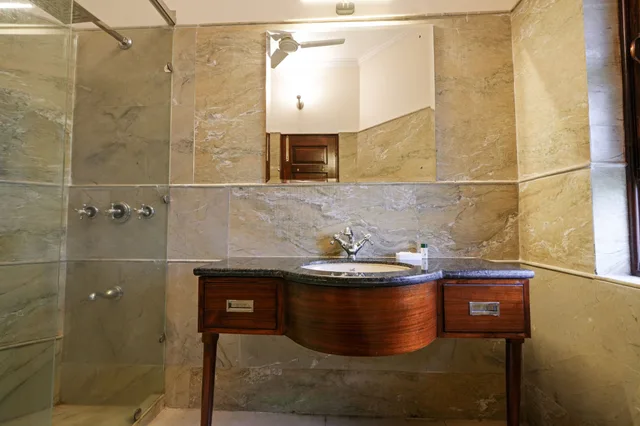Suite, King Bed, Palace Wing، Welcomheritage Taragarh Palace 6/9