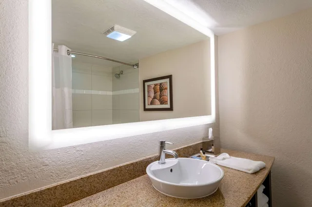 غرفة بسريرين مزدوجين بإطلالة على المسبح، Wyndham Boca Raton 4/4