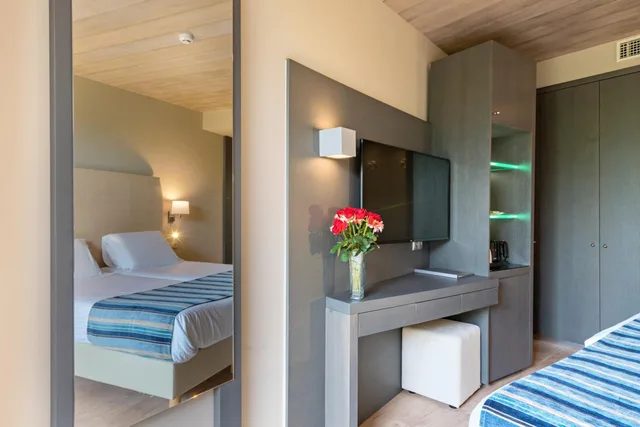 غرفة مزدوجة بإطلالة على البحر، Kyma Suites Beach Hotel 5/10