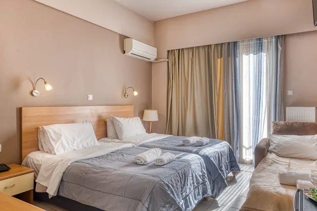 غرفة ثلاثية بسريرين منفصلين مع أريكة، Diros Hotel 5/10
