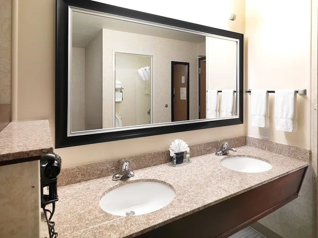 غرفة قياسية بسريرين كوين، Crystal Inn Hotel & Suites Salt Lake City 3/3