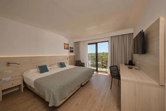 غرفة سوبيريور بسريرين منفصلين بإطلالة على البحر، Playa Mondrago Hotel Apartments 6/10