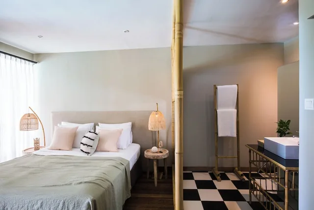 Room, Queen Bed, Pool View, Bloomfield Umalas 6/10