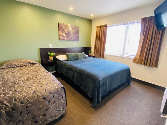شقة عائلية بغرفتي نوم، Commodore Motels 3/8