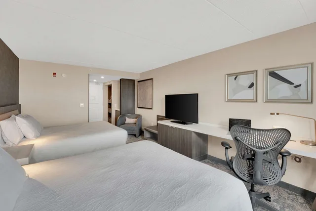 غرفة بريميوم بسريرين كوين، Hilton Garden Inn Brampton 2/4