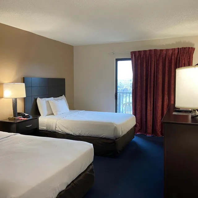 غرفة داخلية قياسية بسريرين مزدوجين، Econo Lodge Inn and Suites Resort Rehoboth Beach 3/10