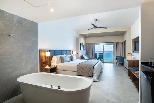 جناح جونيور بسريرين مزدوجين بإطلالة على البحر، RIU Palace Kukulkan - Adults Only - All Inclusive 2/2