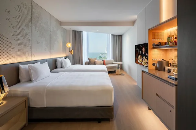 Royal, Rock, King Bed, Sea View, Hard Rock Hotel Pattaya 8/10