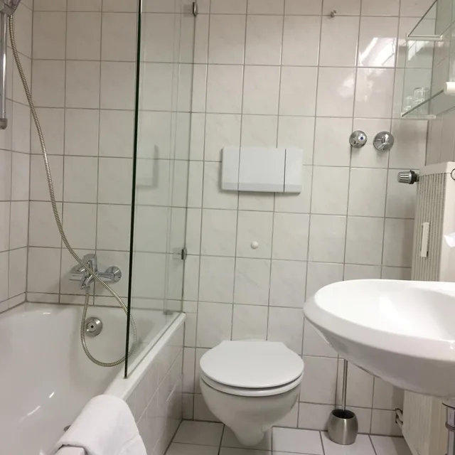 غرفة كومفورت بسرير مزدوج، Hotel Schweizer Hof Kassel 4/7
