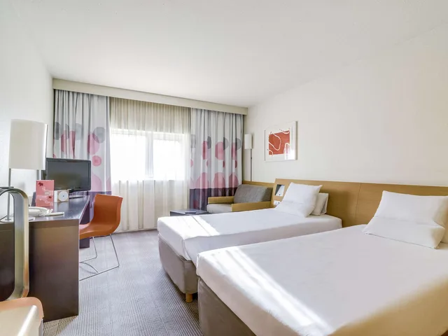 Classic, Twin Beds, Novotel Paris Orly Rungis 2/4