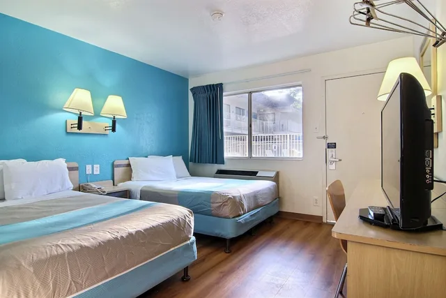 غرفة ديلوكس بسريرين مزدوجين، Motel6 Lubbock, TX 1/5