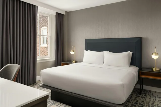 غرفة تنفيذية بسرير كينج بإطلالة على المدينة، Le Meridien Philadelphia 5/10