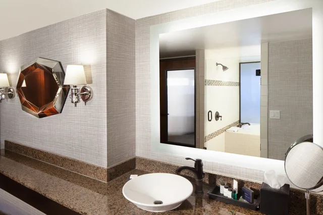 Deluxe, King Bed, Bay View، Sheraton Anchorage Hotel 3/5