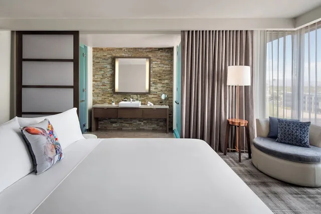 غرفة سوبيريور بسرير كينج بإطلالة على الحديقة، W Scottsdale 4/7