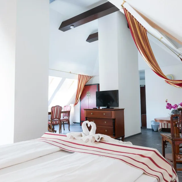 جناح، Hotel Astoria Am Urachplatz 5/10