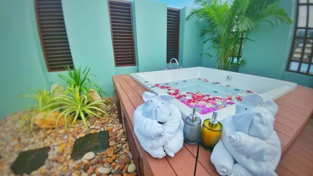 غرفة جونيور تنفيذية بسرير كوين، Phi Phi Harbour View Hotel 1/1