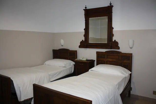 1 Bedroom, Basic, Queen Bed, Courtyard Area، Hotel Avalon 2/10