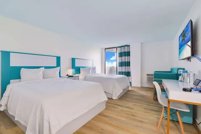 غرفة ديلوكس بسرير كينج مع أريكة، Chateau Mar Golf Resort, Trademark Collection by Wyndham 1/2