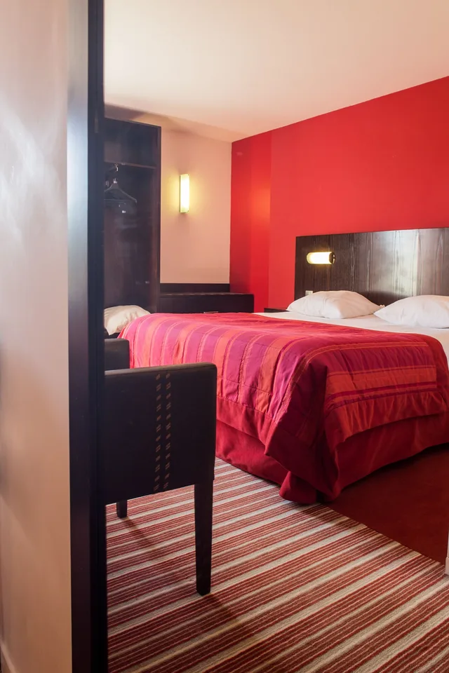 غرفة قياسية بسرير كوين لذوي الإعاقة، HOSTELLERIE D'AUSSOIS 2/4